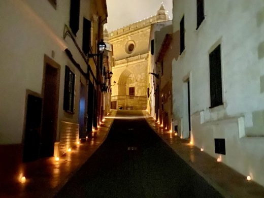 (Fotos) Así luce Alaior a la luz de las Velas