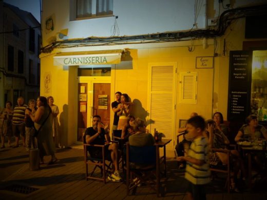 Ambiente a la luz de las velas en Alaior