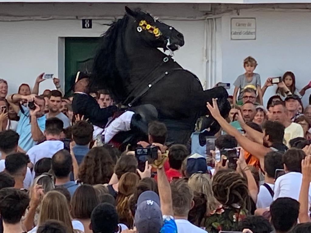 El día de las fiestas de Sant Antoni coincide con el día de las votaciones (Foto: Tolo Mercadal)