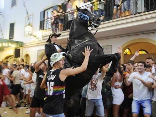 Es Migjorn Gran ya está de fiesta