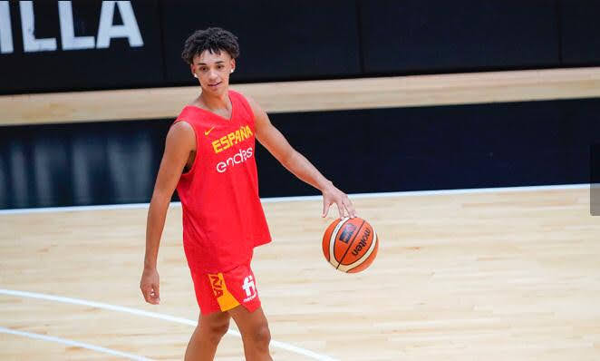 Christian Hernández, con la selección española.