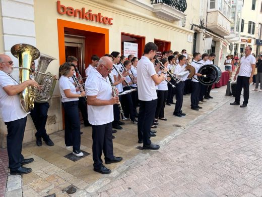 (Fotos) La música de las fiestas, recopilada en un disco