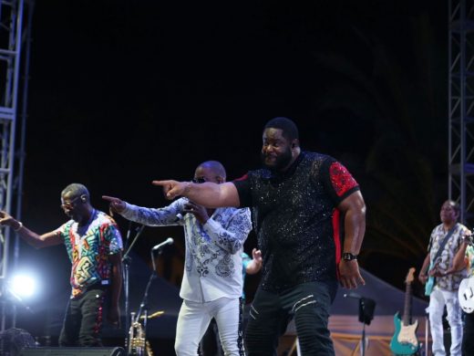 (Fotos y vídeo) Kool & the Gang convierten el Lazareto en una pista de baile