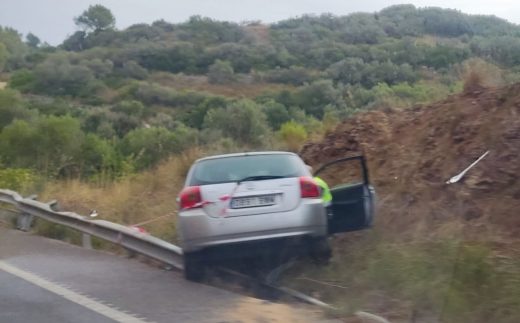 Nuevo accidente en las carreteras de Menorca. (Foto: Karlos Hurtado)