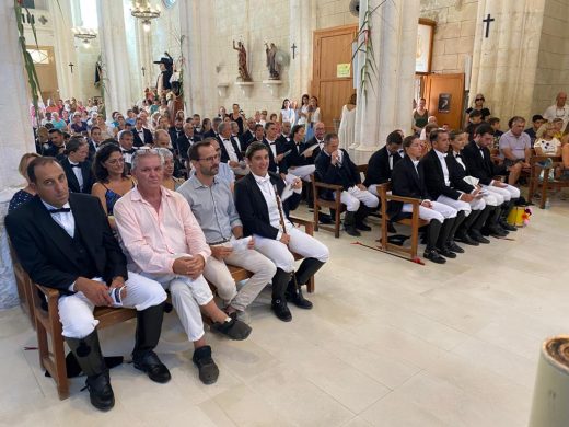 La misa de ‘caixers’ en Sant Climent y la petición para arreglar las vidrieras de la iglesia