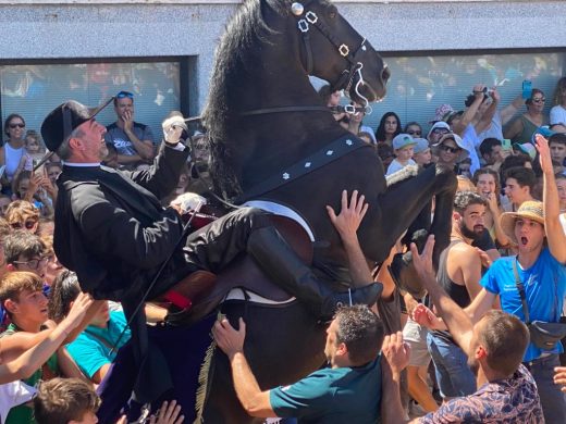 (Fotos y vídeo)  Calor y fiesta en Sant Climent