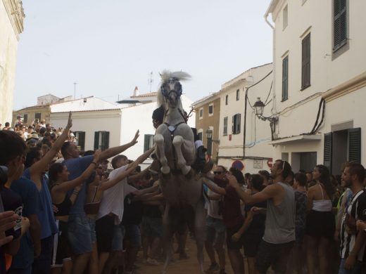 (Fotos) Sant Llorenç enciende la fiesta en Alaior