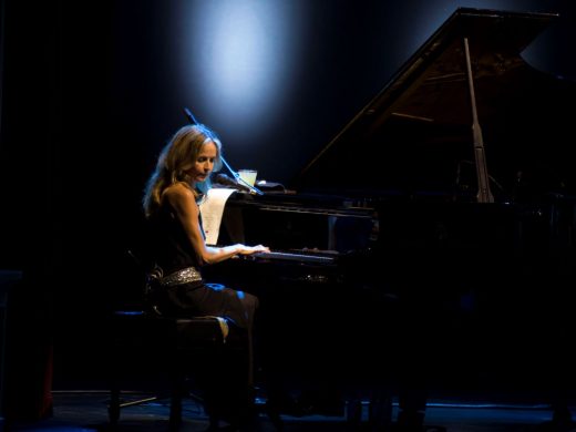 (Fotos) Sharon Corr deja su huella sonora en el Teatro Principal de Maó