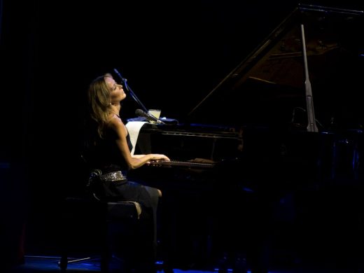 (Fotos) Sharon Corr deja su huella sonora en el Teatro Principal de Maó