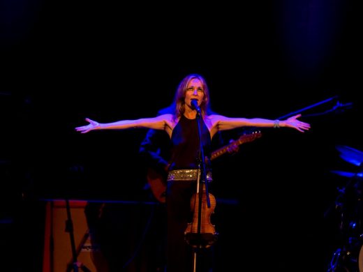 (Fotos) Sharon Corr deja su huella sonora en el Teatro Principal de Maó