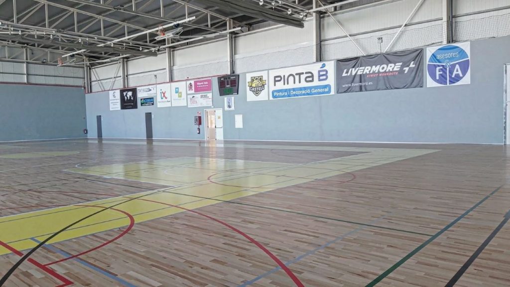 Nueva imagen del pavimento del Polideportivo de Es Castell