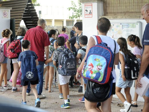 (Fotos) Menorca vuelve a las aulas con 245 alumnos menos que el curso anterior