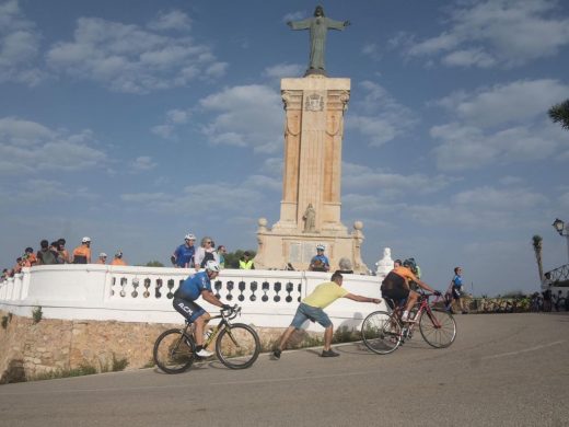 (Fotos) La Volta Cicloturista despide en Menorca una edición brillante