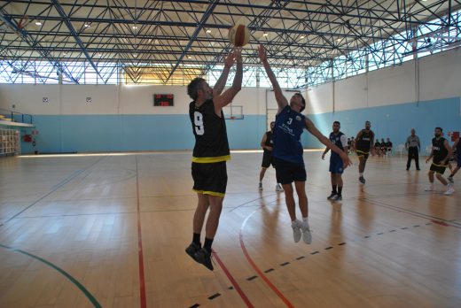 sant lluis-pinta b amistos basquet (45)