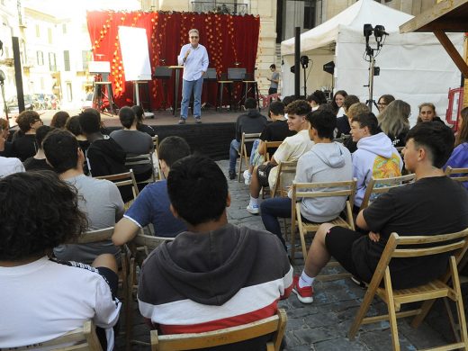 (Fotos) Arranca en Maó la Feria del Libro en Catalán