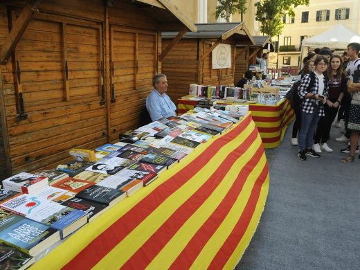 (Fotos) Arranca en Maó la Feria del Libro en Catalán