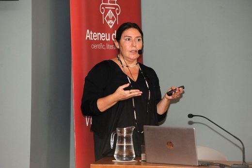 Miriam Mateu en el Ateneo de Maó (Foto: Tolo Mercadal)