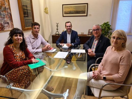 Momento de la firma de esta declaración en Maó esta mañana