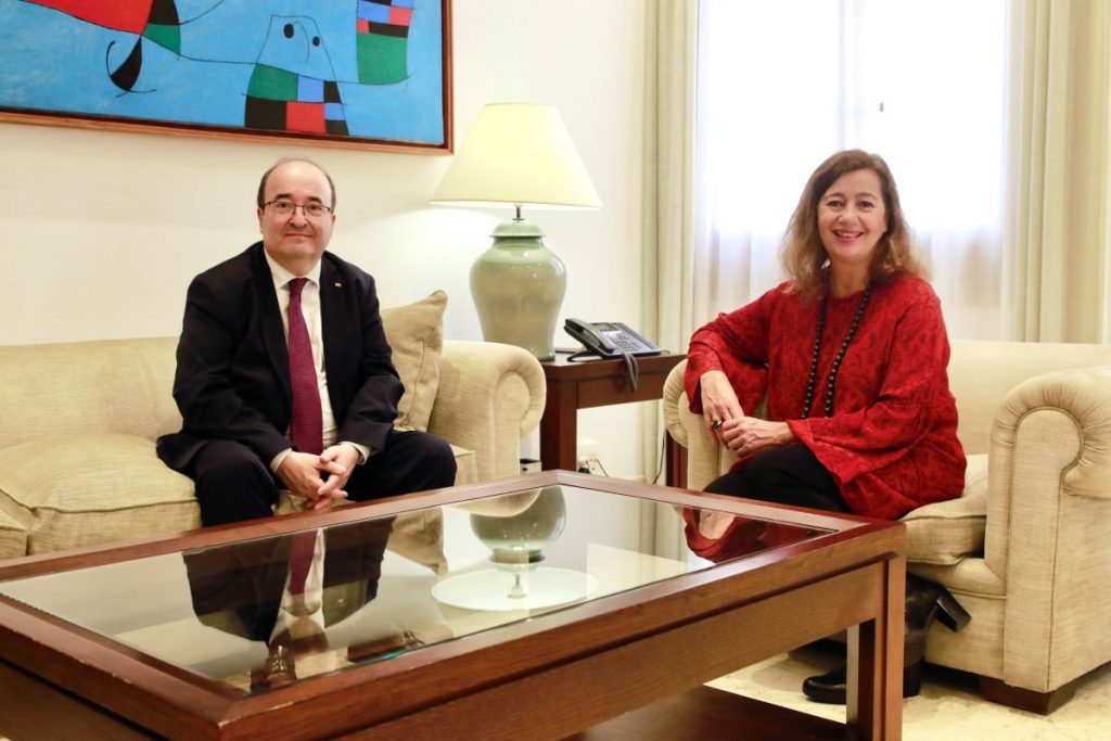 Reunión del ministro de Cultura, Miquel Iceta, con la presidenta del Govern, Francina Armengol