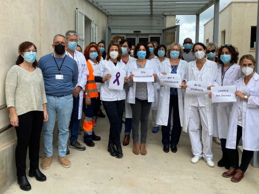 (Fotos) Menorca guarda silencio contra la violencia contra las mujeres