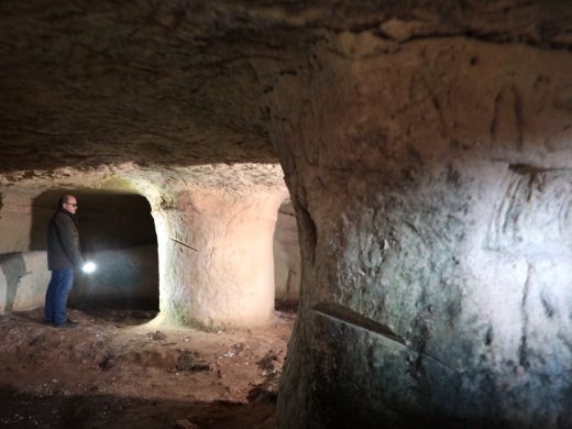 (Fotos) Descubren grabados de gran valor arqueológico en el hipogeo de Santa Anna