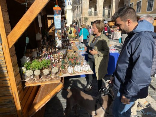 (Fotos) Gran afluencia a la ‘Fira de Nadal’ de Maó