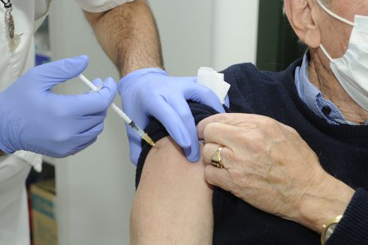 Vacunación contra la gripe y la covid-19.
