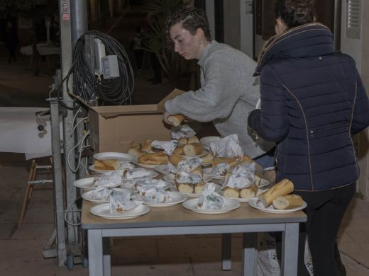 Aroma de torrada en la vigilia de Sant Antoni