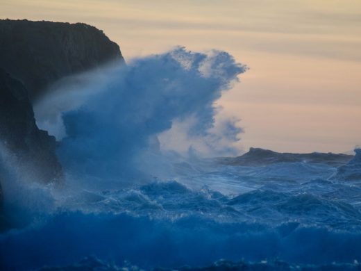 (Fotos) El viento de poniente golpea la costa