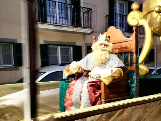 (Fotos) Los Reyes Magos reparten regalos esta mañana en Sant Lluís