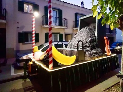 (Fotos) Los Reyes Magos reparten regalos esta mañana en Sant Lluís