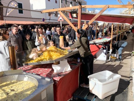 (Fotos) Gran afluencia de público en el ‘Mercat de Sant Antoni’