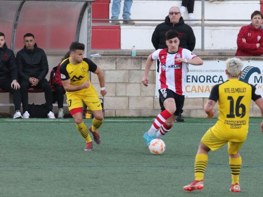 El Mercadal tiene un problema en casa y no pasa del empate a 0 ante  el Manacor