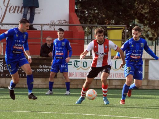 El Mercadal tumba al líder, Andratx, por 2-1