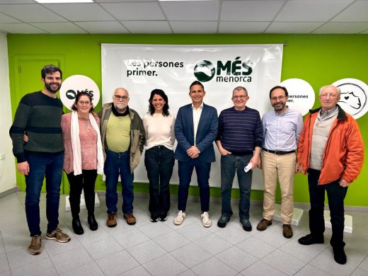 Representantes de MxM y la Plataforma de Pensionistas se han reunido esta mañana en Ciutadella