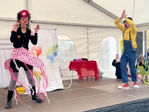 (Fotos) Colores y sonrisas en el ‘Dijous Jarder’ en Maó