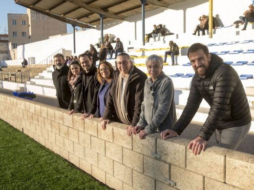 (Fotos) La Unión Deportiva Mahón estrena césped artificial