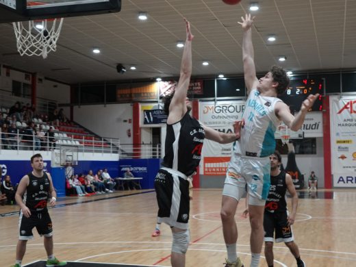 (Fotos)El Hestia Menorca hace los deberes y vence al Mollet