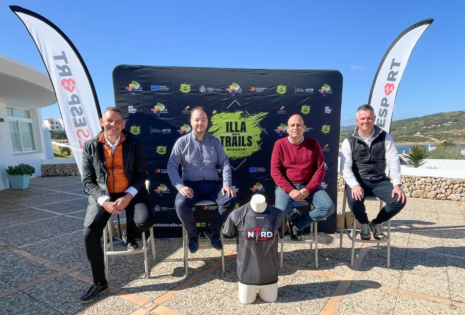 Presentación de la Trail del Nord esta mañana en Playas de Fornells