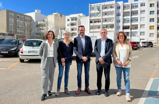 El director general de SEPES, la presidenta del Consell y el alcalde de Maó han visitado el solar de Vasallo