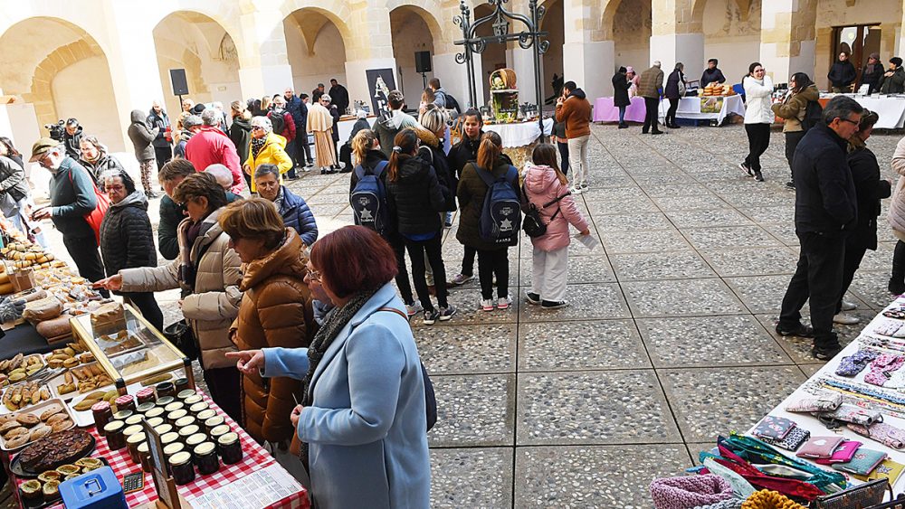 tm040323015mercat_made_in_menorca_pati_sa_lluna