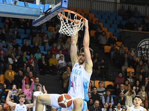 (Fotos) Trabajada victoria del Hestia Menorca ante el Hospitalet