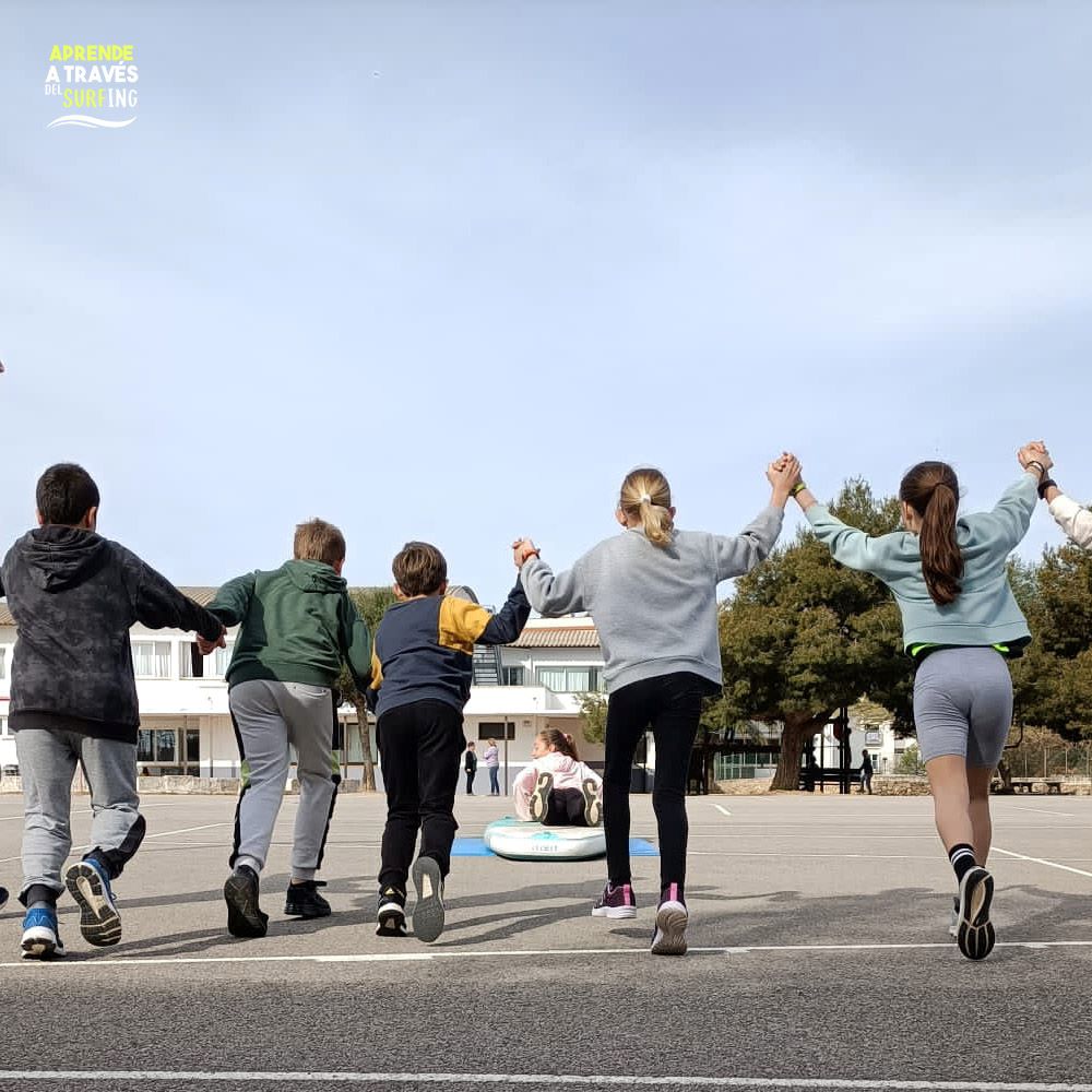 Actividades realizadas en el CEIP Doctor Comas de Alaior (Imagen de 'Aprende a través del Surfing')