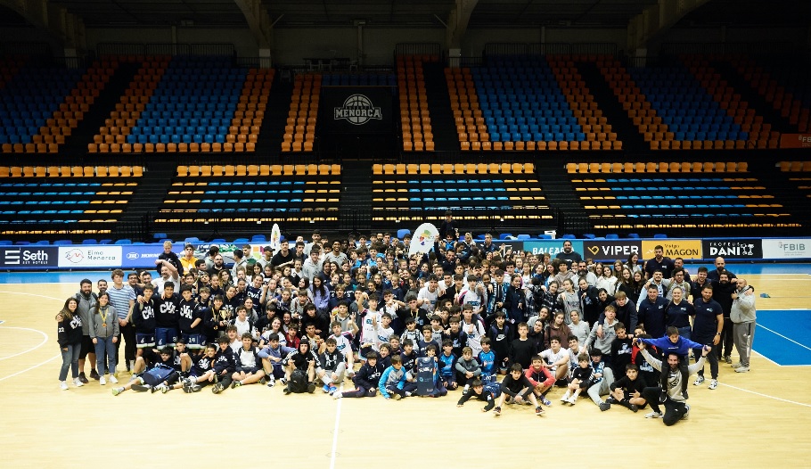 Despedida de los participantes del Basket Menorca Cup