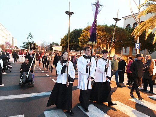 (Vídeo y fotos) La Confraria de la Sentència sale en procesión