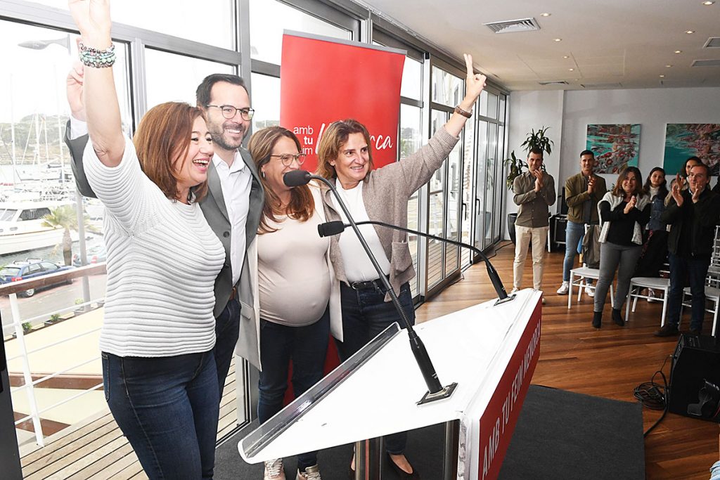 Héctor Pons en el último acto electoral