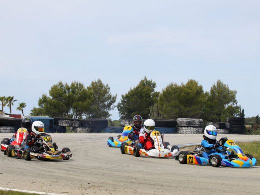 Los karts rugen en el Castillo Menorca de Ciutadella