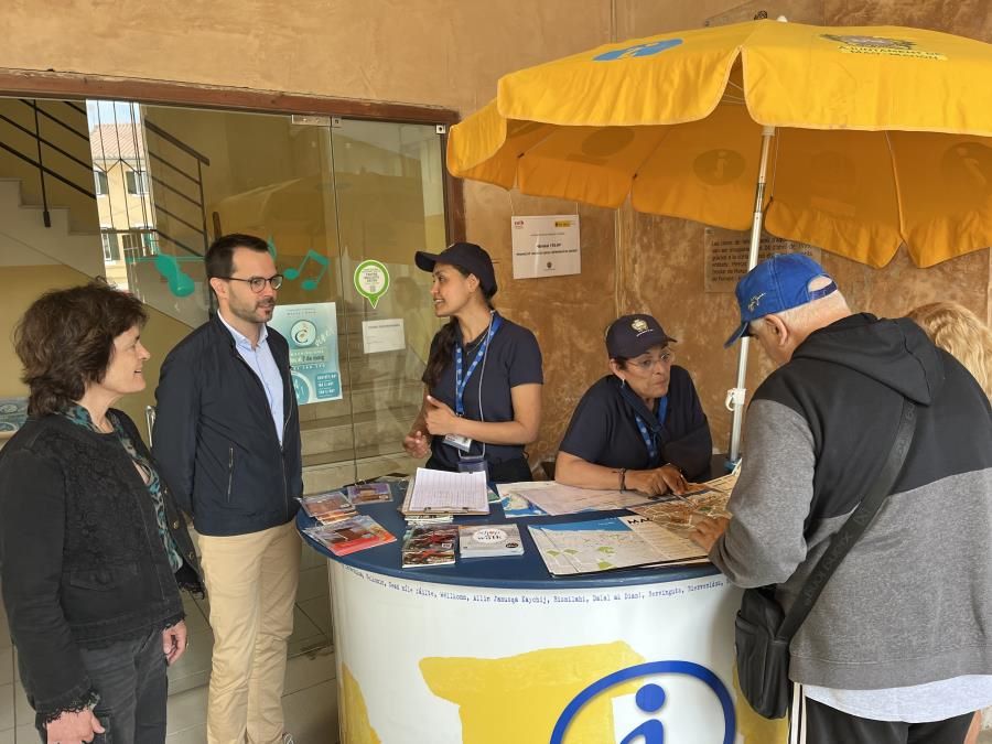 El alcalde de Maó ha visitado los puntos turísticos abiertos