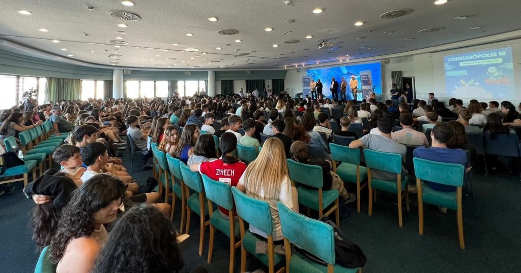 Más de 1.300 alumnos han participado en el concurso en las islas