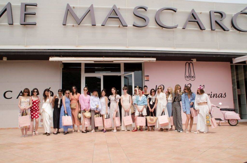 Las 'influencers' visitaron la fábrica Mascaró en Ferreries (Foto: Mascaró)